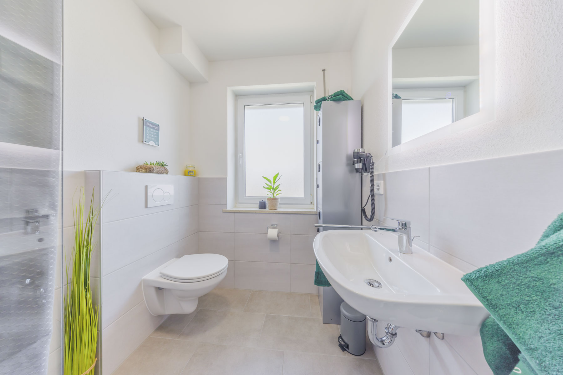 Gemeinschaftsbad in moderner Zimmer in Vohburg